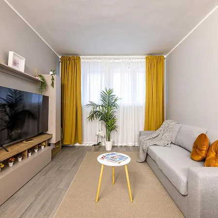 Lovely - 15min Duomo, Apartment